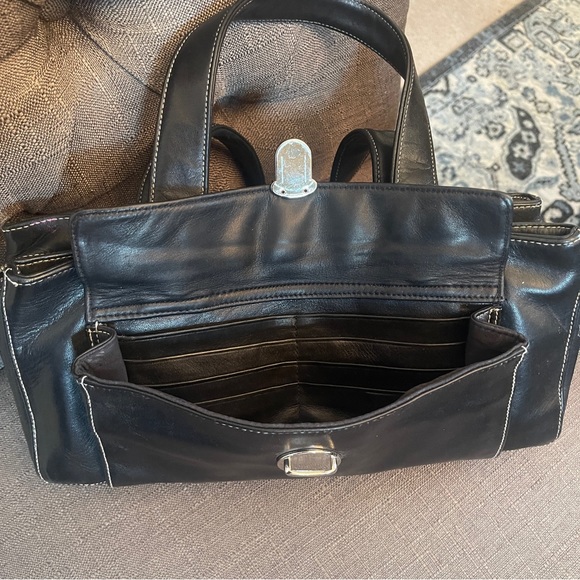 Perlina Leather Shoulder Bag - Picture 7 of 10